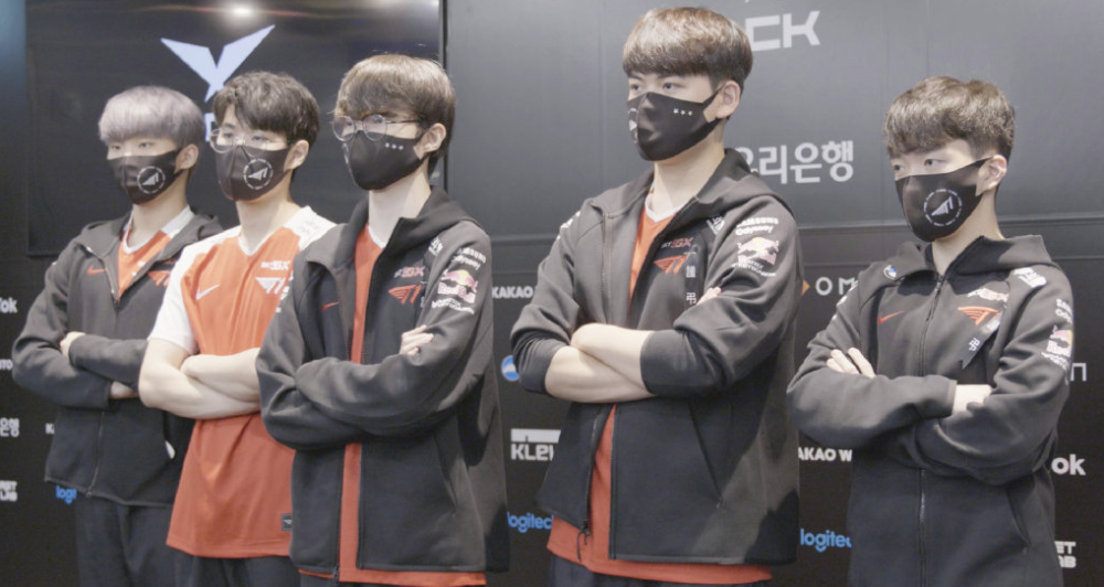 皇马阵中的 皇马阵中的