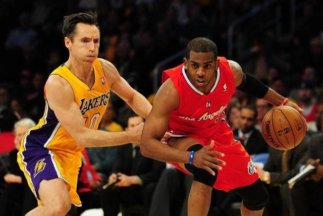 方后防线的 方后防线的