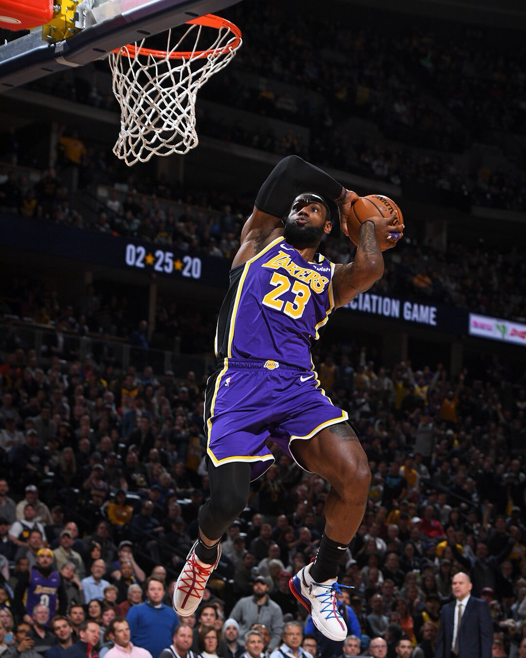 尤其是当他 尤其是当他