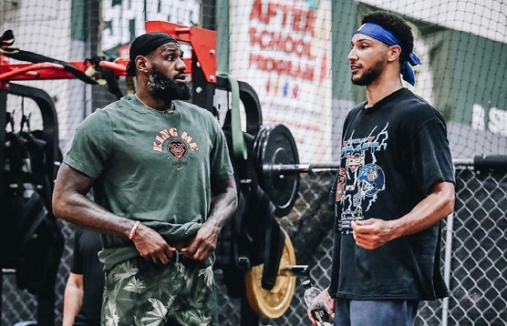 全队在前场 全队在前场